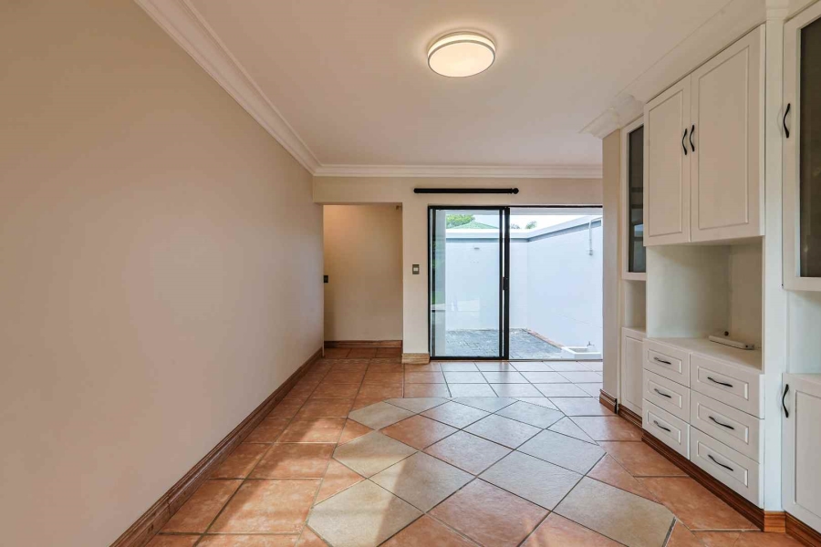 6 Bedroom Property for Sale in Wapadrand Gauteng