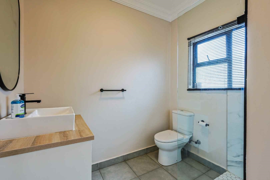 6 Bedroom Property for Sale in Wapadrand Gauteng