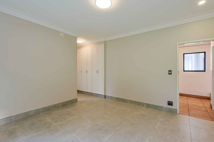 6 Bedroom Property for Sale in Wapadrand Gauteng