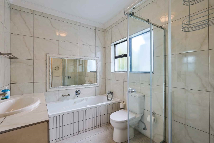 6 Bedroom Property for Sale in Wapadrand Gauteng