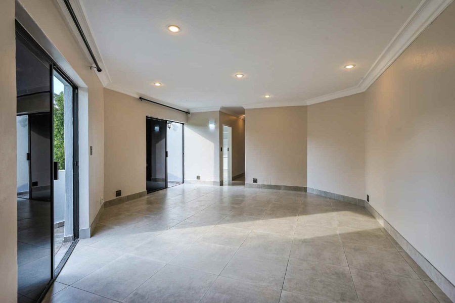 6 Bedroom Property for Sale in Wapadrand Gauteng