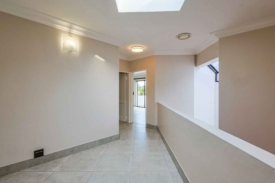 6 Bedroom Property for Sale in Wapadrand Gauteng