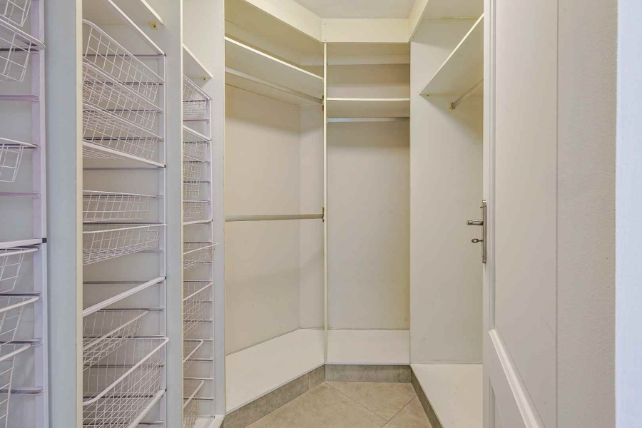 6 Bedroom Property for Sale in Wapadrand Gauteng