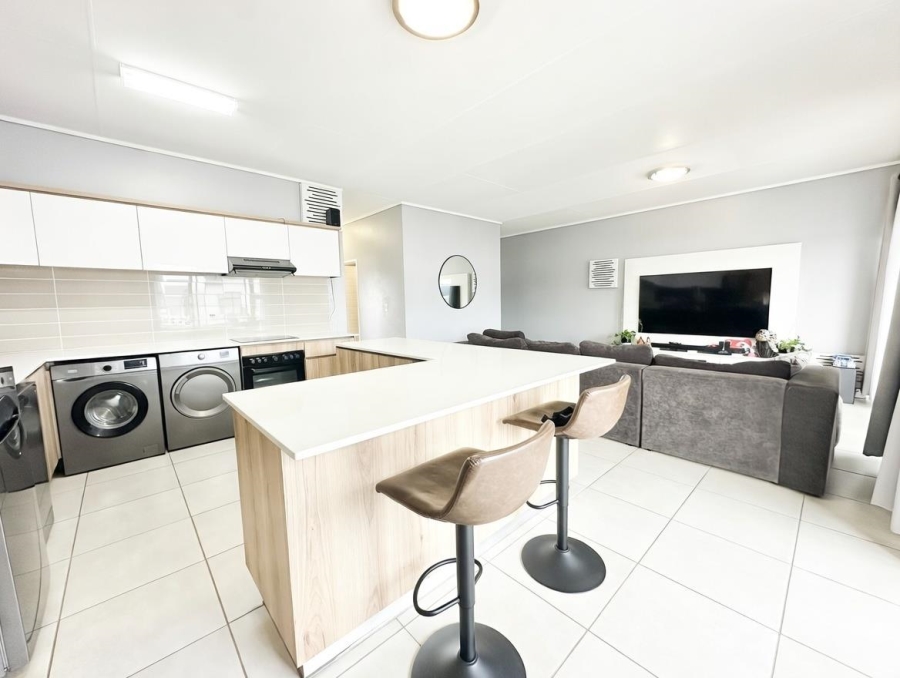 To Let 2 Bedroom Property for Rent in Linbro Park Gauteng