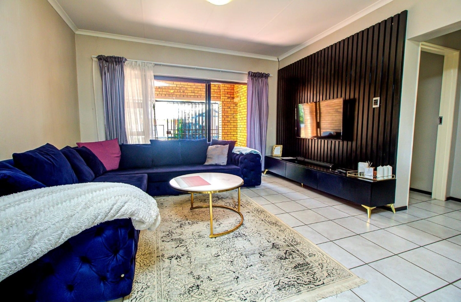 2 Bedroom Property for Sale in Wilgeheuwel Gauteng