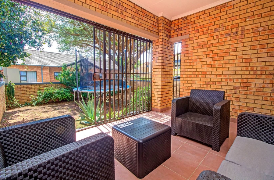 2 Bedroom Property for Sale in Wilgeheuwel Gauteng