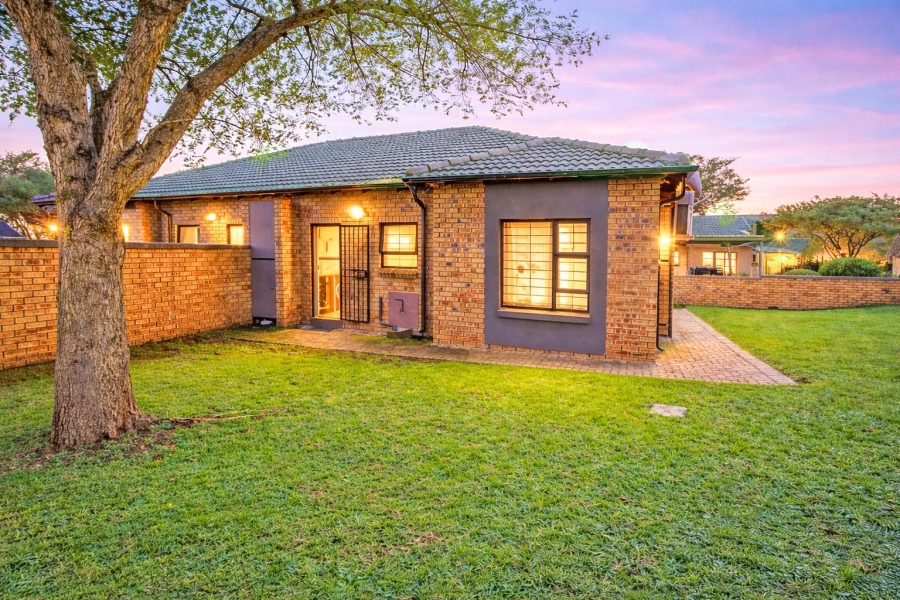 2 Bedroom Property for Sale in Wilgeheuwel Gauteng