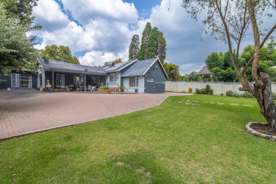 3 Bedroom Property for Sale in Buccleuch Gauteng