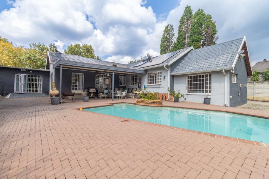 3 Bedroom Property for Sale in Buccleuch Gauteng