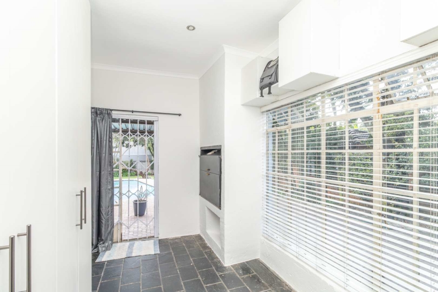 3 Bedroom Property for Sale in Buccleuch Gauteng