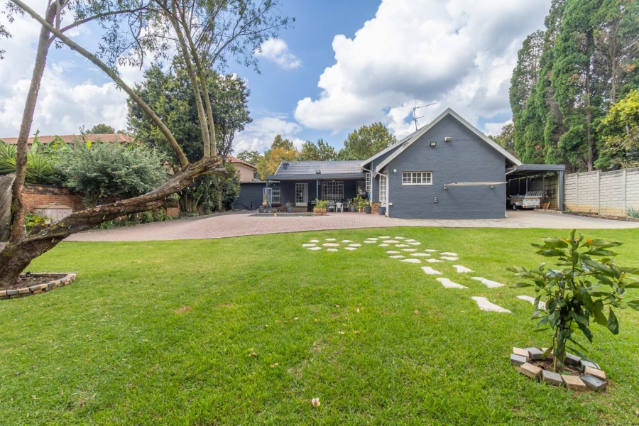 3 Bedroom Property for Sale in Buccleuch Gauteng