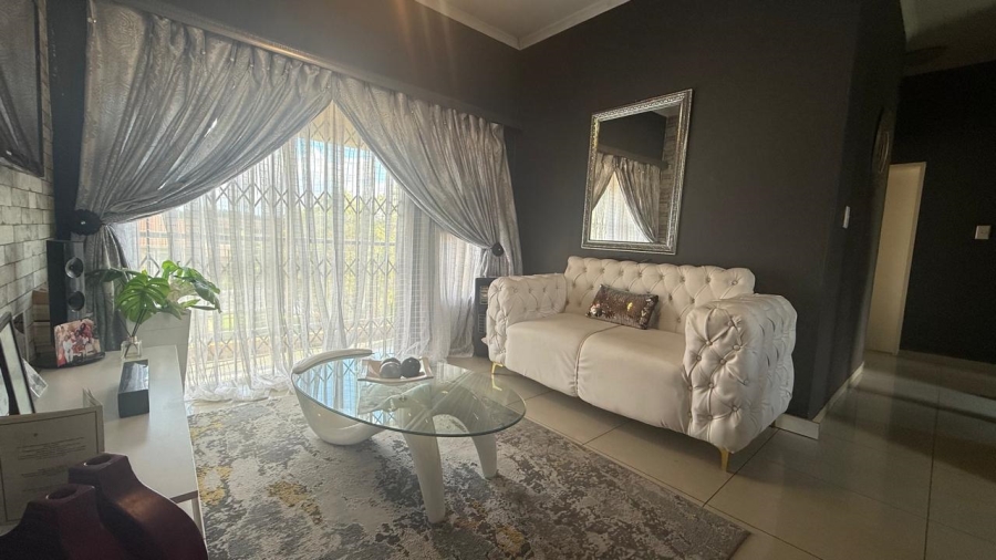 2 Bedroom Property for Sale in Honeydew Gauteng