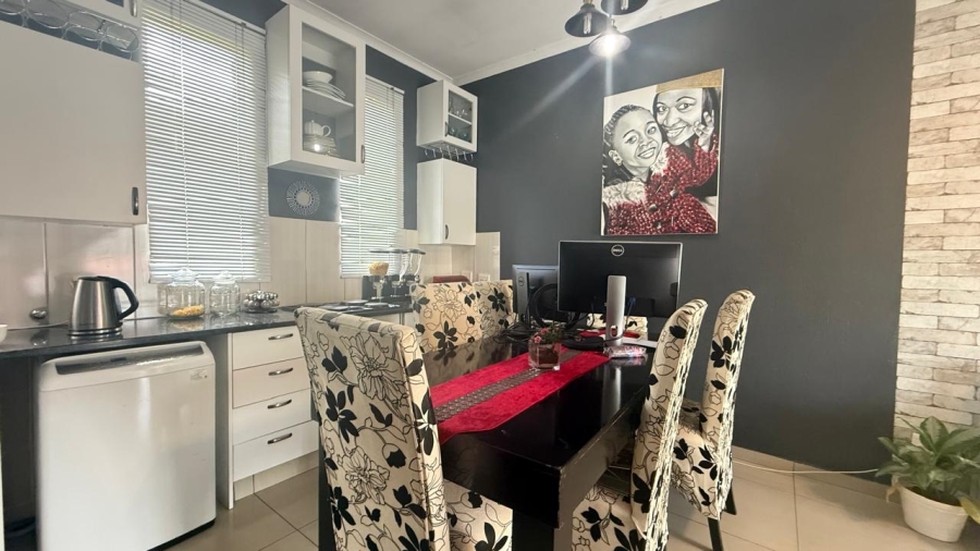 2 Bedroom Property for Sale in Honeydew Gauteng