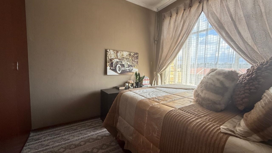 2 Bedroom Property for Sale in Honeydew Gauteng