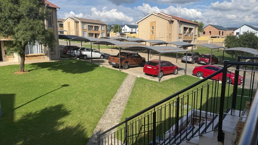 2 Bedroom Property for Sale in Honeydew Gauteng