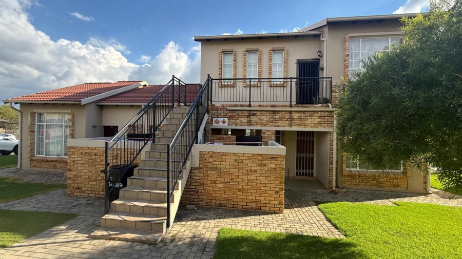 2 Bedroom Property for Sale in Honeydew Gauteng
