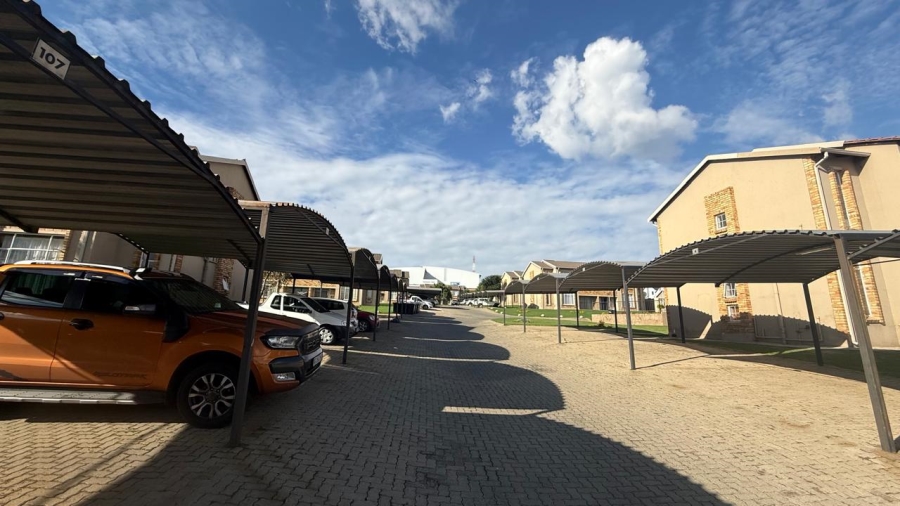 2 Bedroom Property for Sale in Honeydew Gauteng