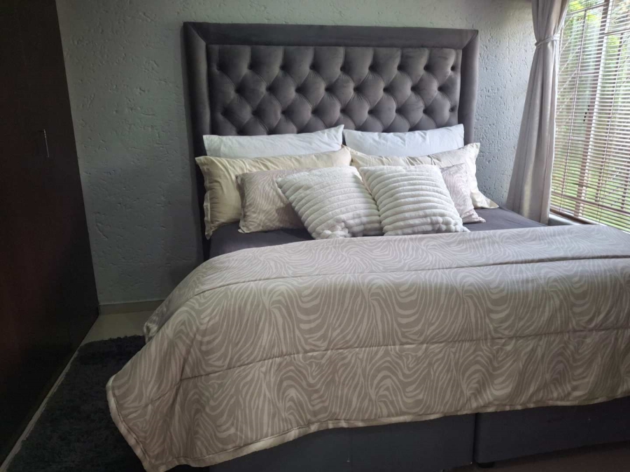 To Let 1 Bedroom Property for Rent in Benmore Gauteng