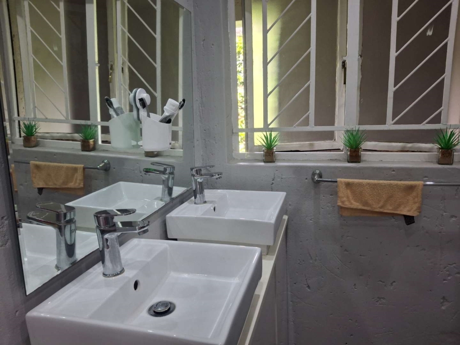 To Let 1 Bedroom Property for Rent in Benmore Gauteng