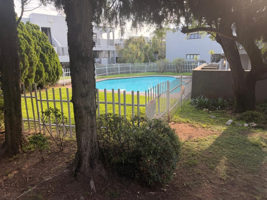 To Let 1 Bedroom Property for Rent in Benmore Gauteng