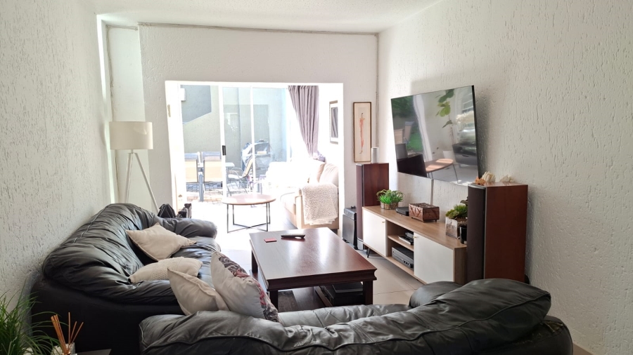 2 Bedroom Property for Sale in Glenhazel Gauteng