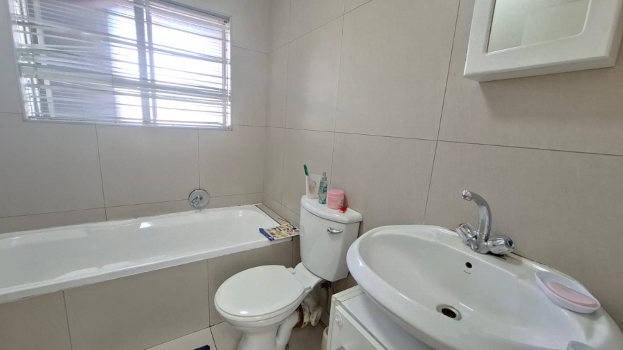 2 Bedroom Property for Sale in Glenhazel Gauteng