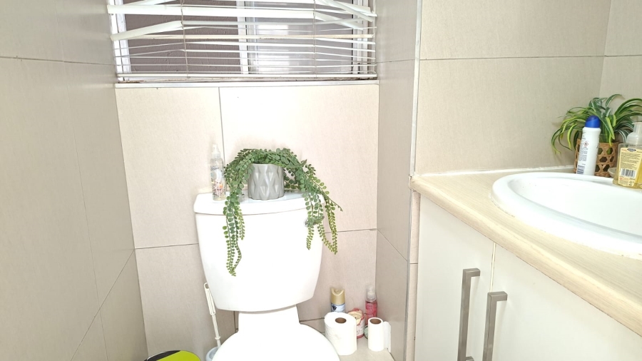 2 Bedroom Property for Sale in Glenhazel Gauteng