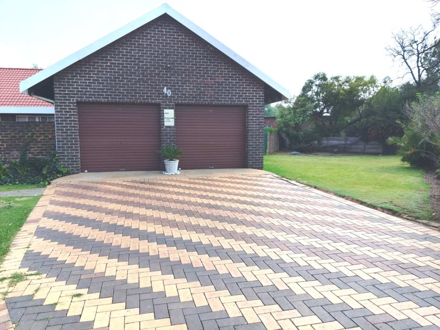 To Let 3 Bedroom Property for Rent in Sharon Park Gauteng