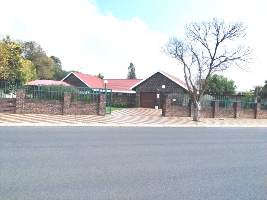 To Let 3 Bedroom Property for Rent in Sharon Park Gauteng