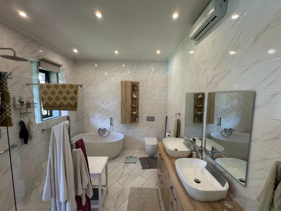 4 Bedroom Property for Sale in Alberante Gauteng