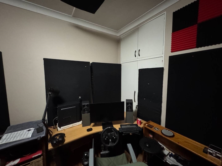 4 Bedroom Property for Sale in Alberante Gauteng