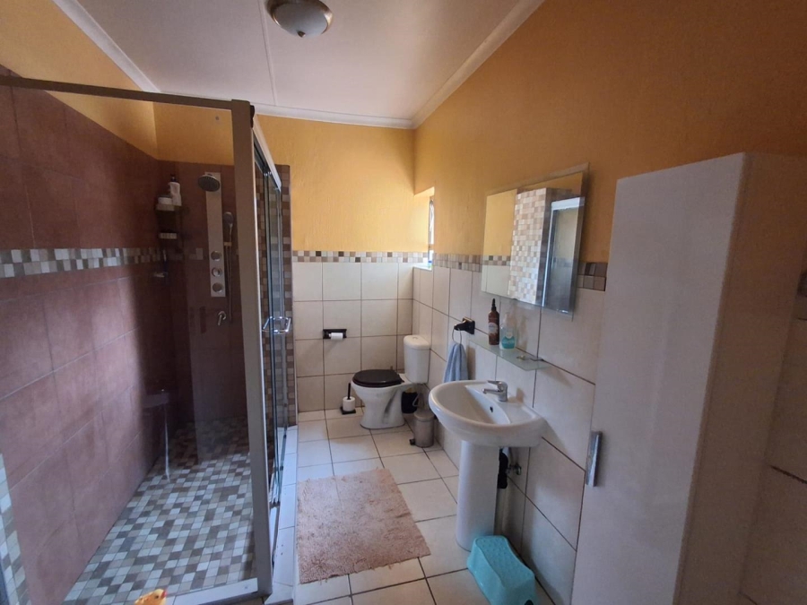 3 Bedroom Property for Sale in Mulbarton Gauteng