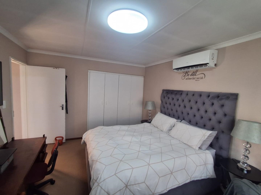 2 Bedroom Property for Sale in Kibler Park Gauteng