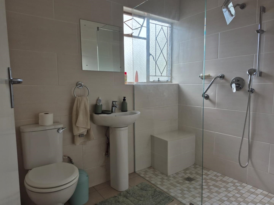 5 Bedroom Property for Sale in Brackenhurst Gauteng