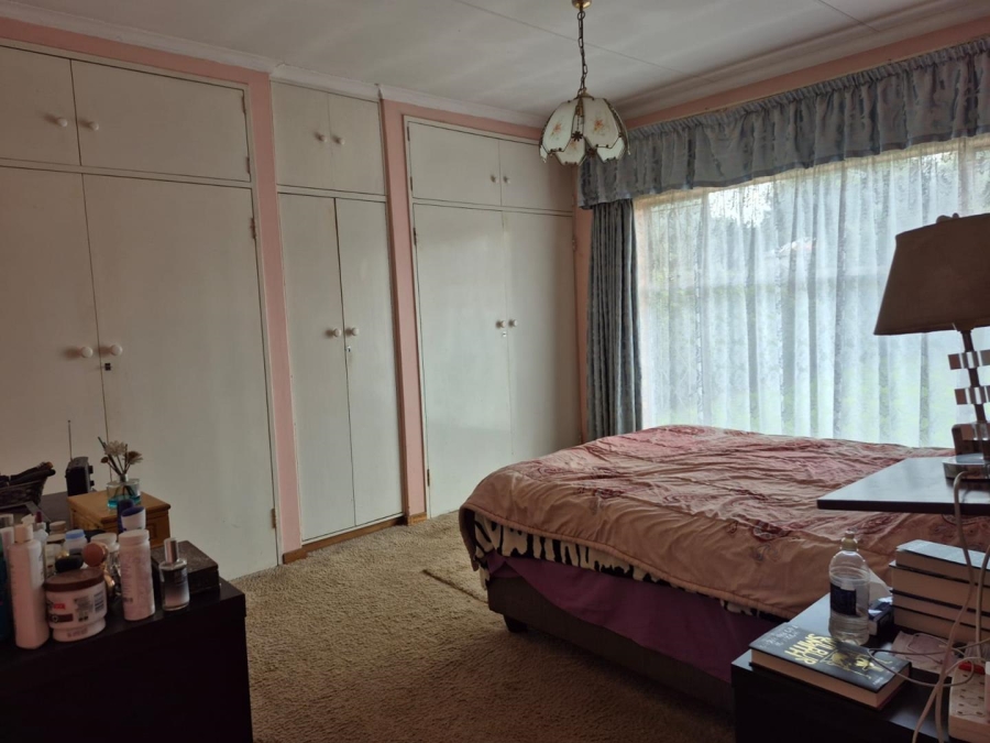 5 Bedroom Property for Sale in Brackenhurst Gauteng