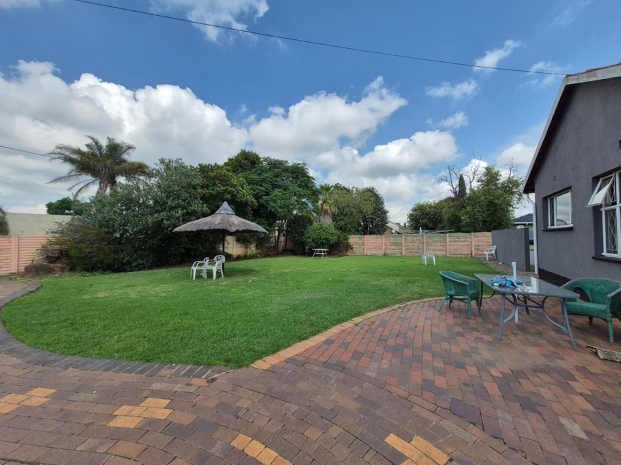 5 Bedroom Property for Sale in Brackenhurst Gauteng