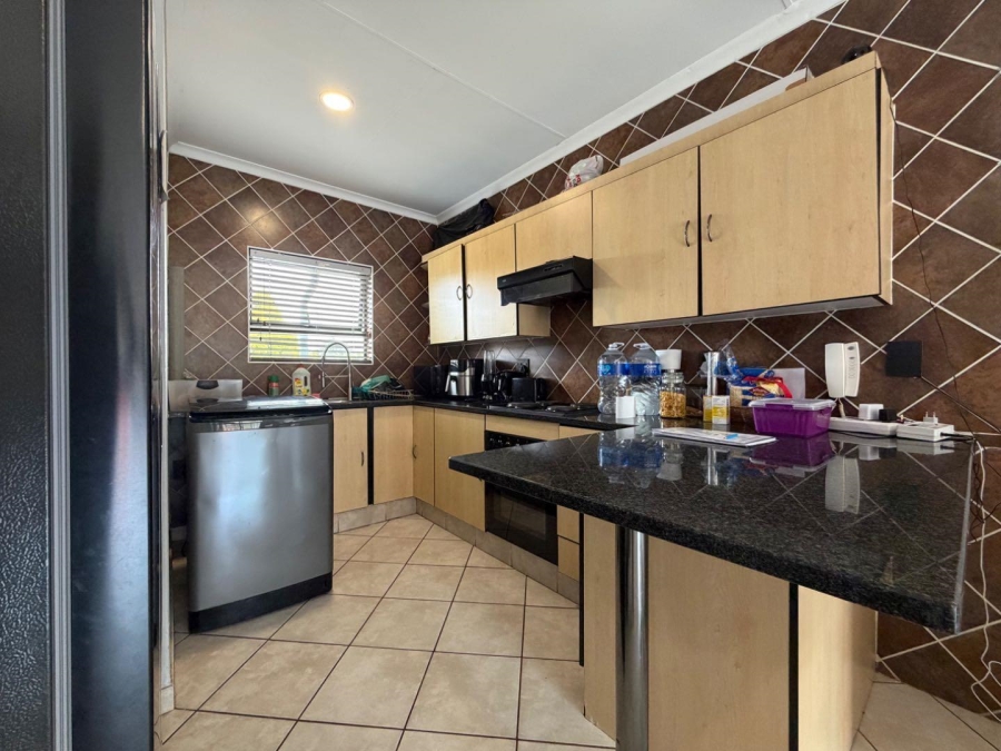 2 Bedroom Property for Sale in Brackenhurst Gauteng