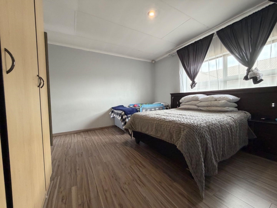 2 Bedroom Property for Sale in Brackenhurst Gauteng