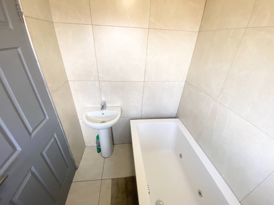 3 Bedroom Property for Sale in Daveyton Gauteng