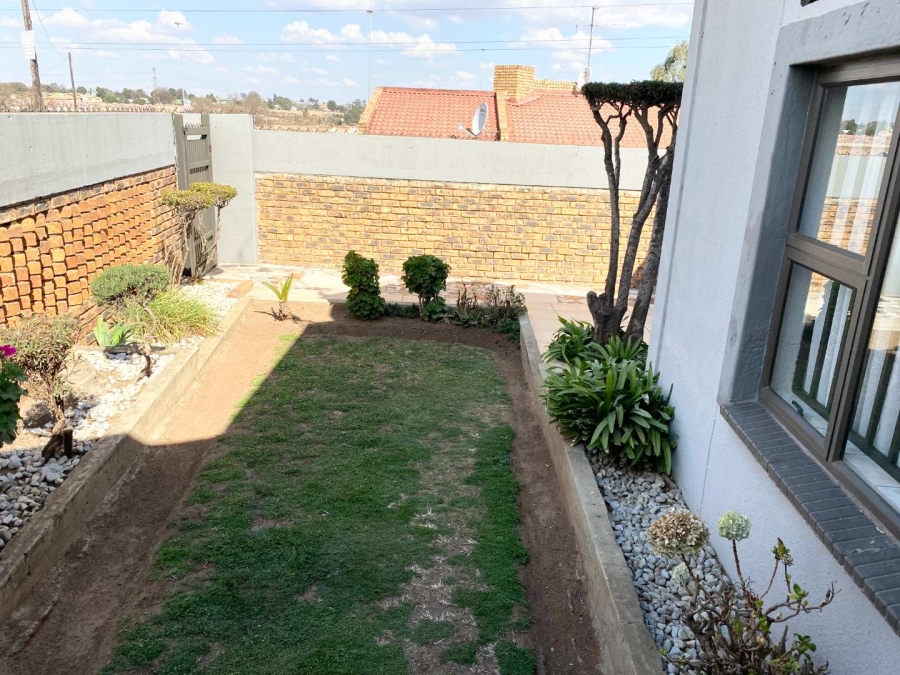 3 Bedroom Property for Sale in Daveyton Gauteng