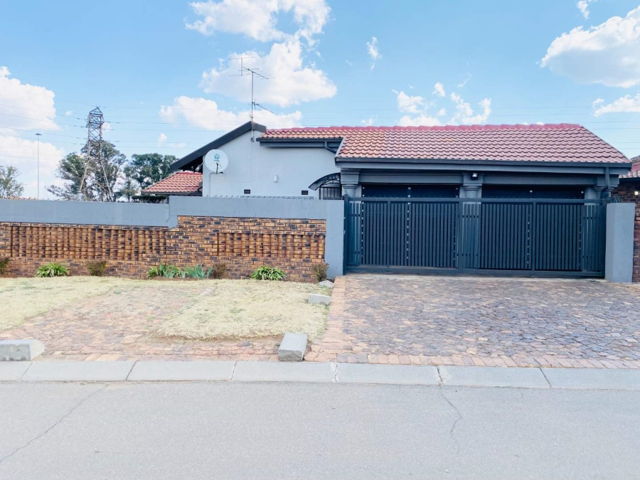 3 Bedroom Property for Sale in Daveyton Gauteng