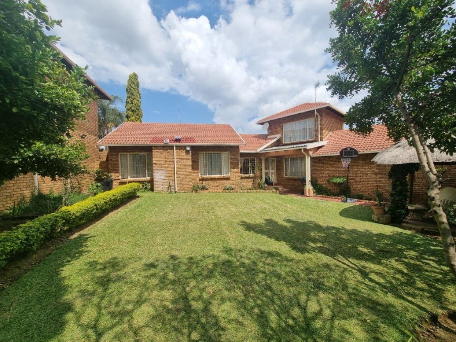 3 Bedroom Property for Sale in Faerie Glen Gauteng