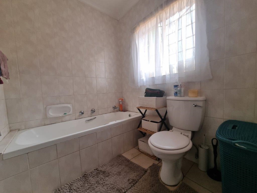 3 Bedroom Property for Sale in Faerie Glen Gauteng