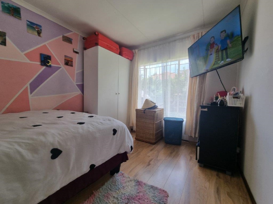 3 Bedroom Property for Sale in Faerie Glen Gauteng