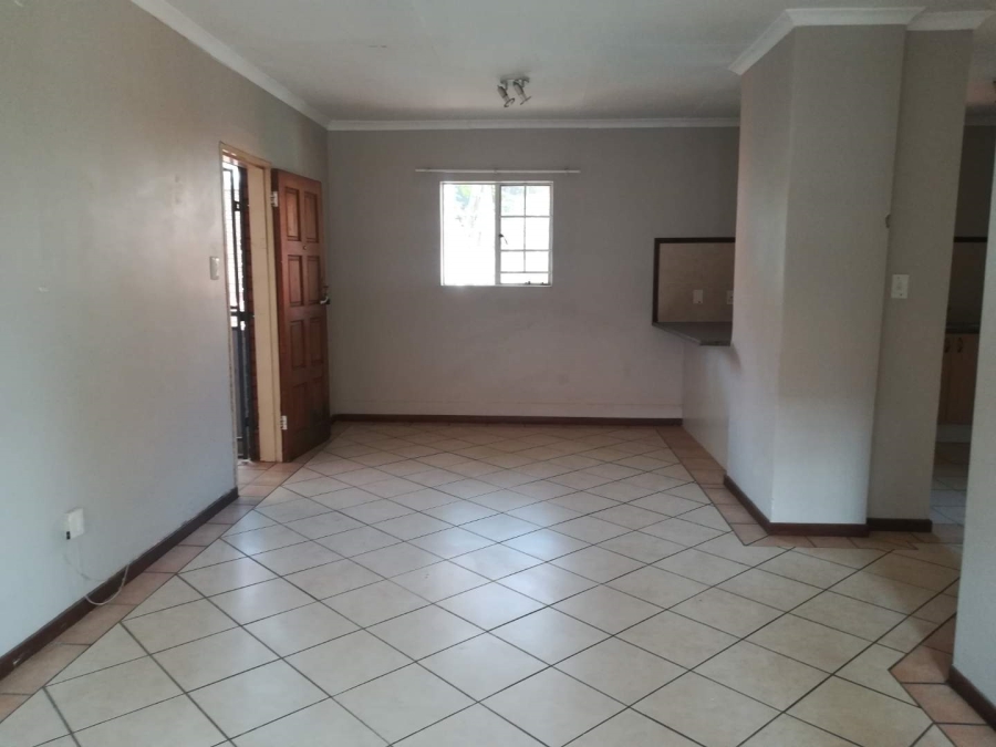2 Bedroom Property for Sale in Die Hoewes Gauteng