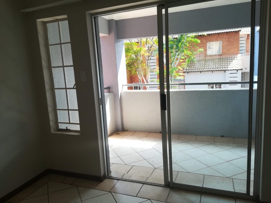 2 Bedroom Property for Sale in Die Hoewes Gauteng