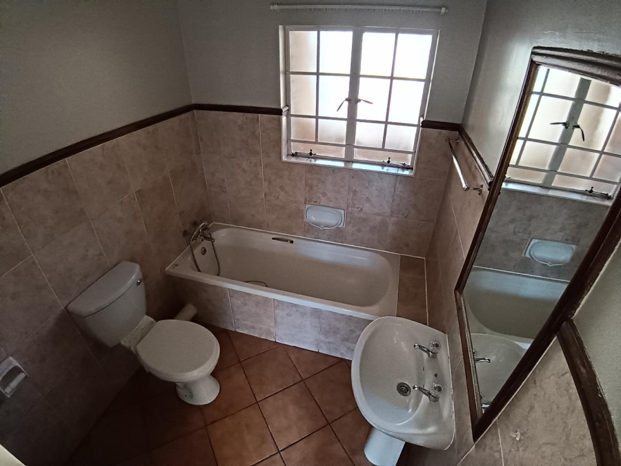2 Bedroom Property for Sale in Olympus AH Gauteng