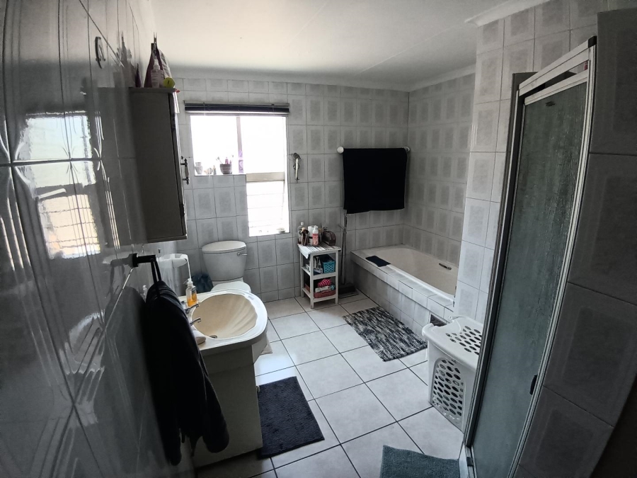 3 Bedroom Property for Sale in Clubview Gauteng