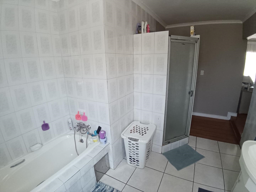 3 Bedroom Property for Sale in Clubview Gauteng