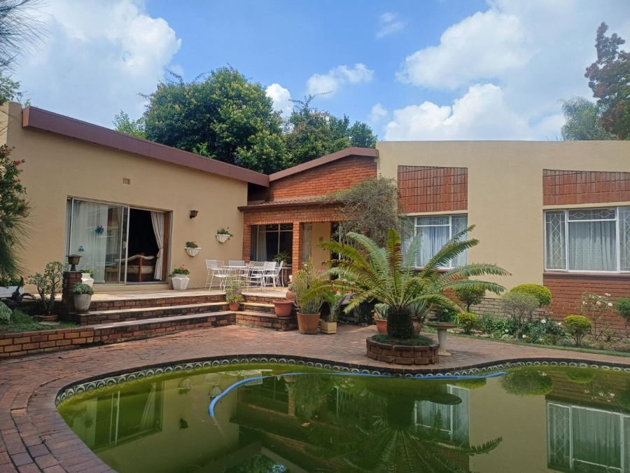 3 Bedroom Property for Sale in Birch Acres Gauteng